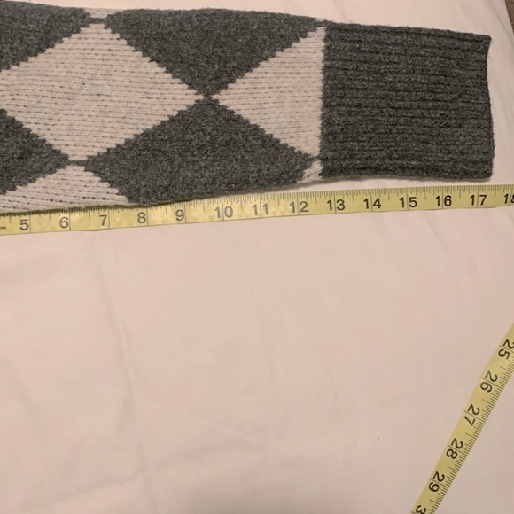 Abercrombie and Fitch Diamond Pattern Gray Size XS - Picture 4 of 7
